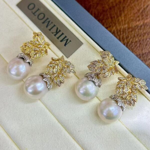 Maple Leaf Edison Pearl Earrings
