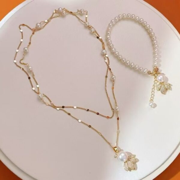 Pearl Necklace and Bracelet Suit with Gold Fish Pendant