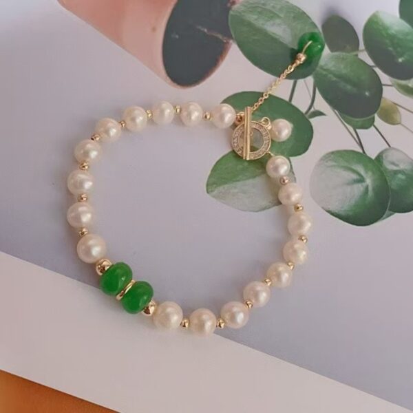 Pearl Bracelet OT Buckled With Emerald Peace Ring